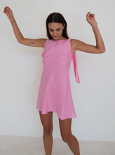Load image into Gallery viewer, Caitlin Crisp - Mini Wilmer in Barbie Pink
